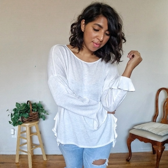 Tops - LITTLE DETAILS RELAXED CREAM TOP